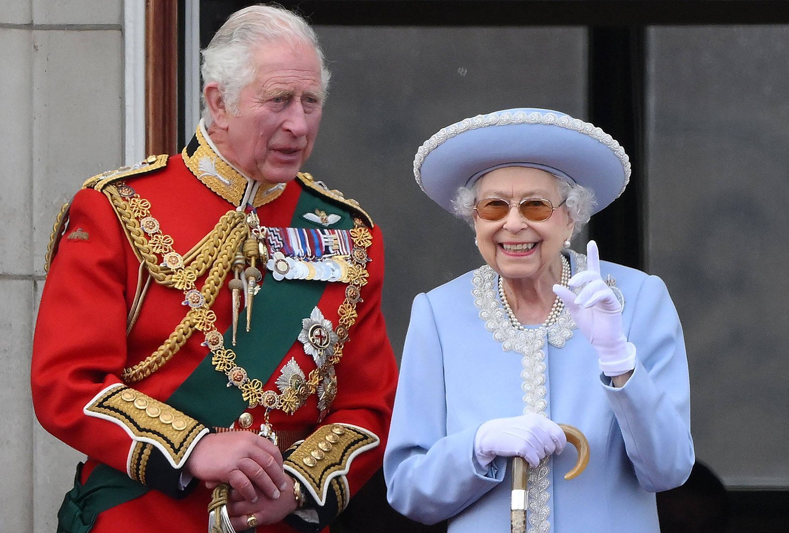 Things are changing in the UK with the death of the Queen Elizabeth II 1 queen elezabath and king charls 1