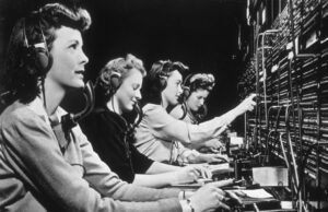 The Fascinating Evolution of Headphones: From Past to Present